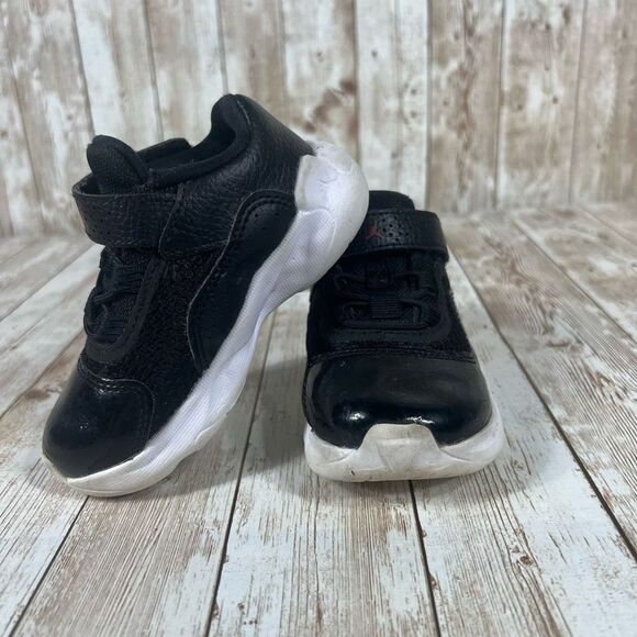 Jordan cmft low toddler 6 black white red - Picture 5 of 8